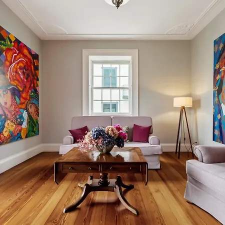 Til Gallery - Elegant Escape In Downtown Villa Funchal (Madeira)
