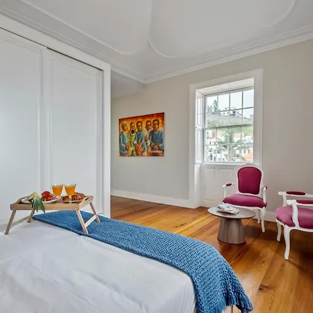 Til Gallery - Elegant Escape In Downtown