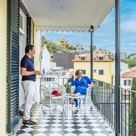 Til Gallery - Elegant Escape In Downtown Villa Funchal (Madeira)